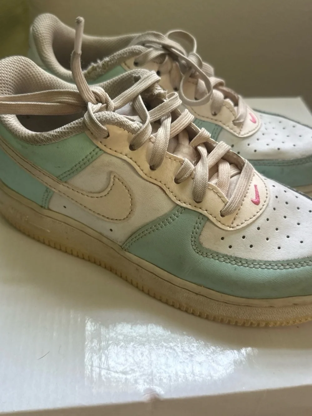 Nike Kids Low-Top Sneakers in Mint Green, White & Pink Accent